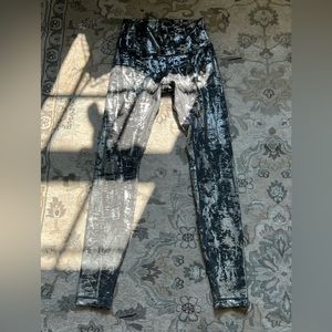Lululemon Metallic silver/gray Wunder Under Leggings